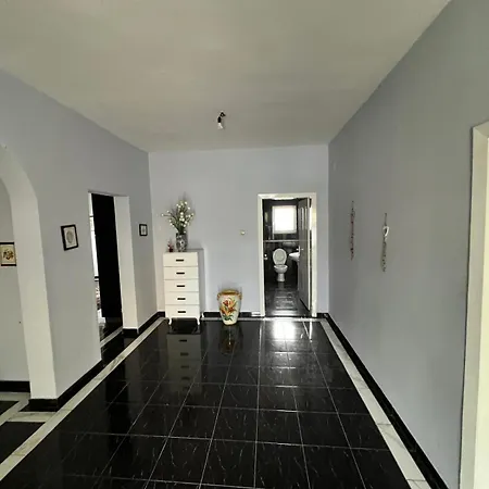 Vacanze Vicino Tirana