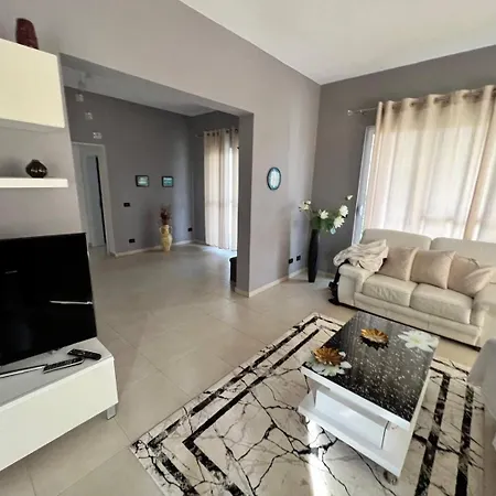 Vacanze Vicino Tirana 公寓