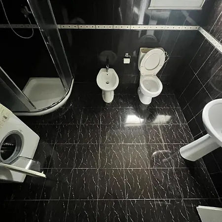 Vacanze Vicino Tirana Apartamento *
